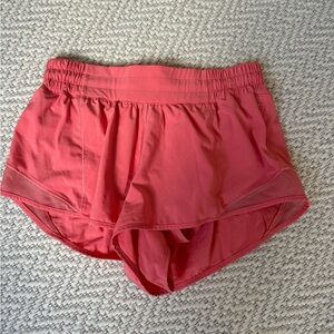 Lululemon coral hotty hot shorts size 6